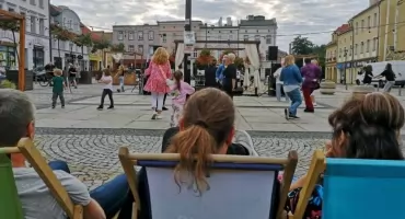 Potańcówki, koncert Gąssowskiego i piana party. Letni rozkład jazdy na mysłowickim Rynku