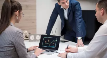 Ile kosztuje system ERP i jak ocenić opłacalność wdrożenia?