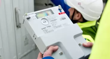 Koniec z wizytami inkasentów. Co drugi klient TAURON-u ma już nowoczesny licznik