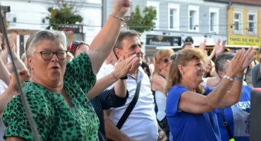 Mysłowice zatańczyły z Wojciechem Gąssowskim. Starsze pokolenie pokazało, jak się bawi pod sceną!